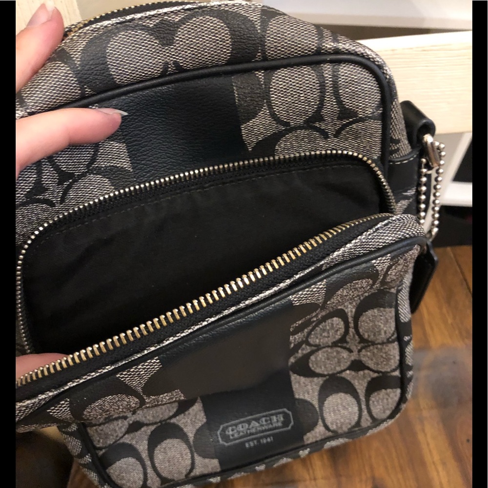 Gently Used Beautiful Coach Crossbody Bag - Picture 4 of 8